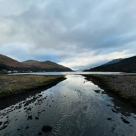 Cheerful Stays: 4 Bedroom Cottage In Arrochar Exterior photo