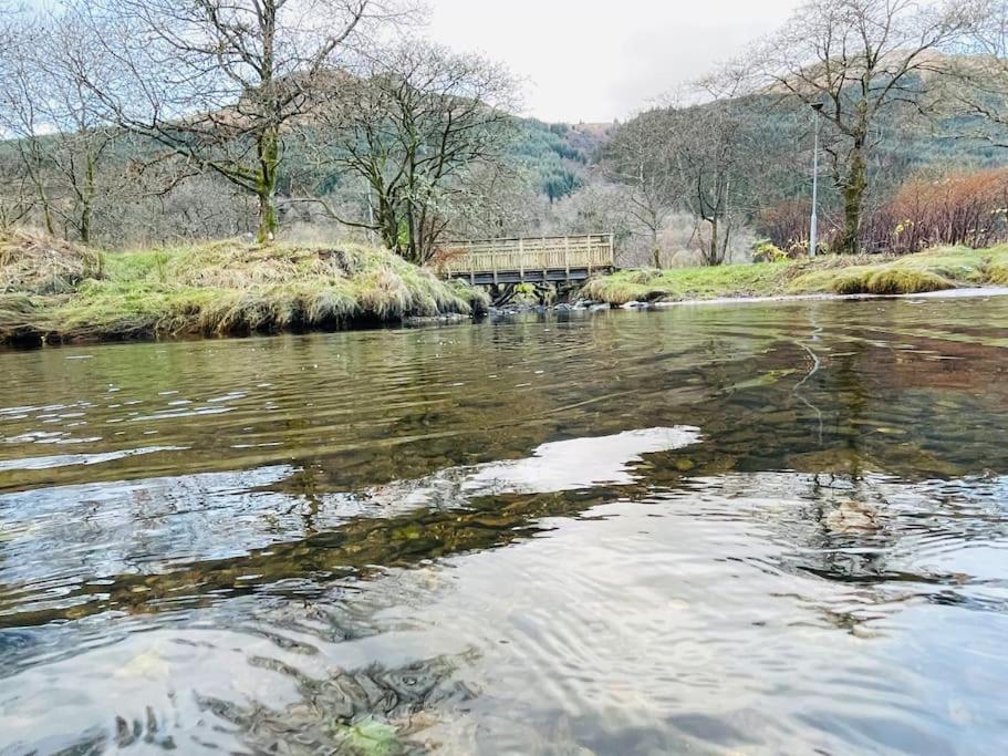 Cheerful Stays: 4 Bedroom In Holiday home Arrochar