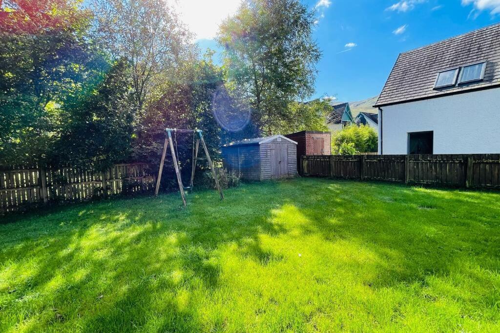 Holiday home Cheerful Stays: 4 Bedroom In *