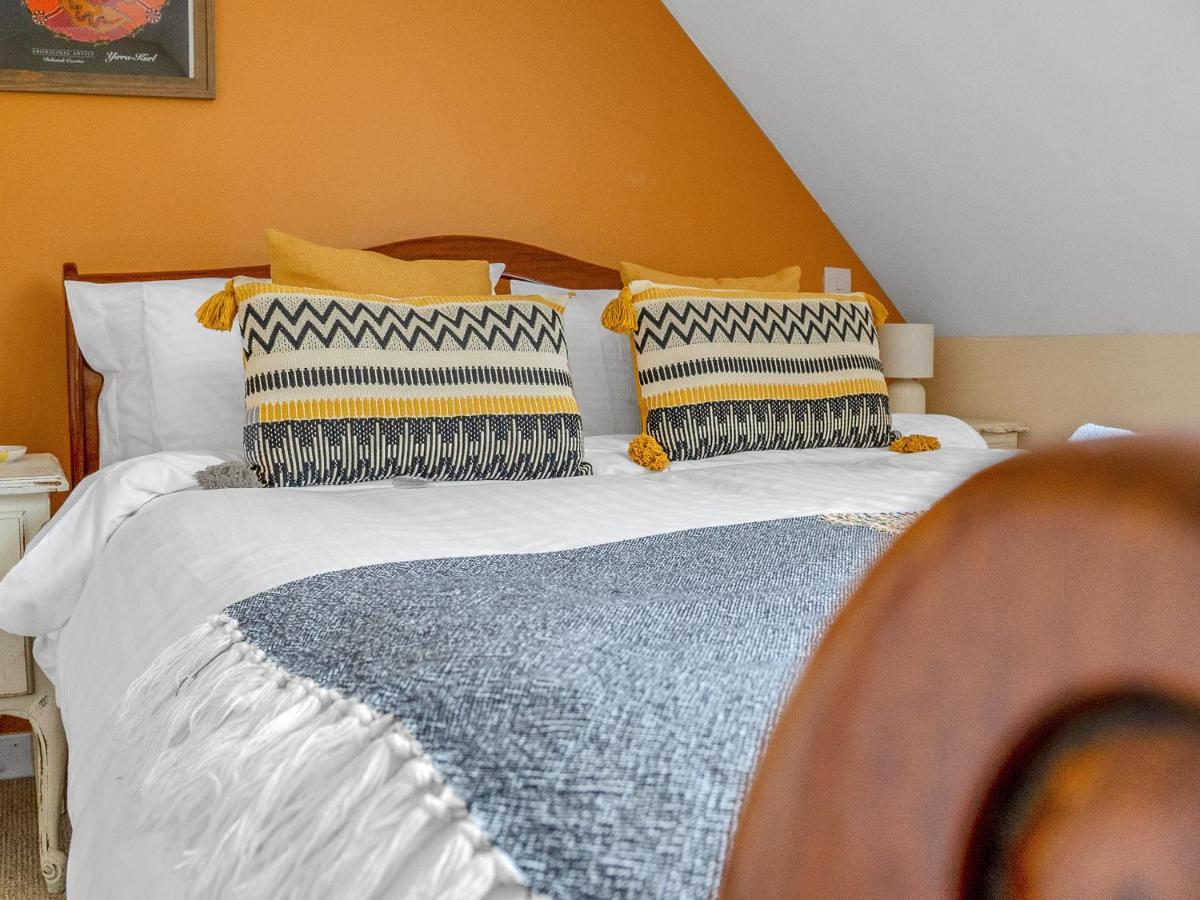 Cheerful Stays: 4 Bedroom In Arrochar