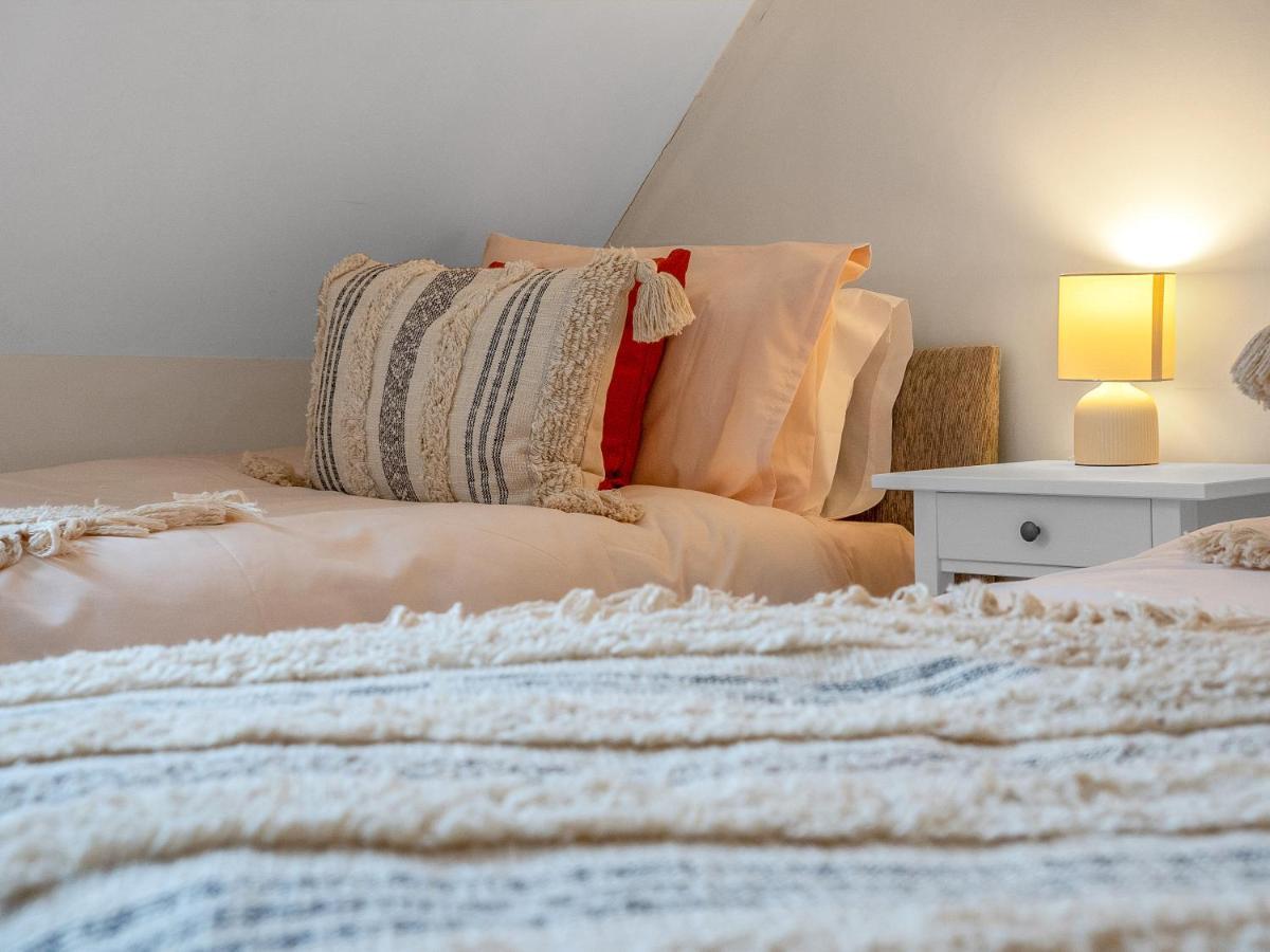 Holiday home Cheerful Stays: 4 Bedroom In