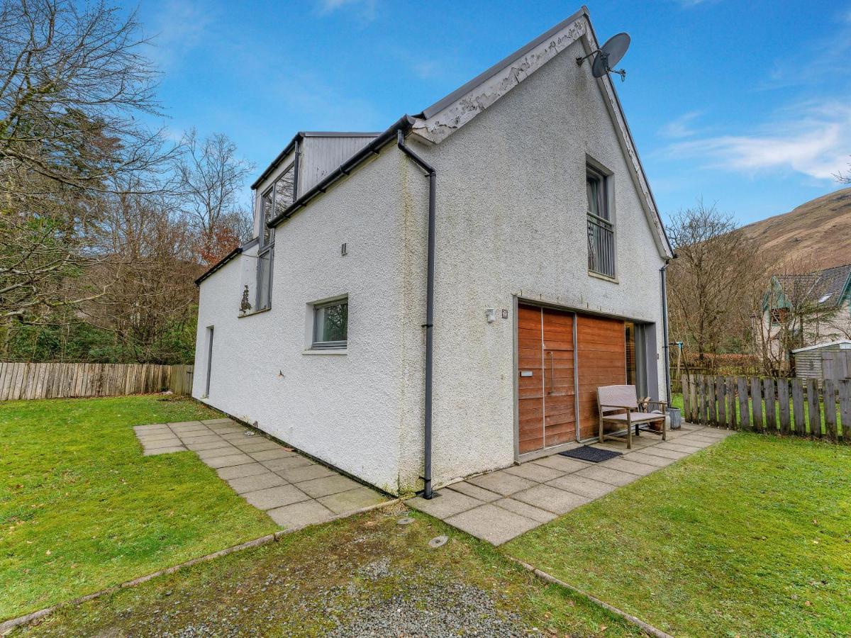 Cheerful Stays: 4 Bedroom In Holiday home