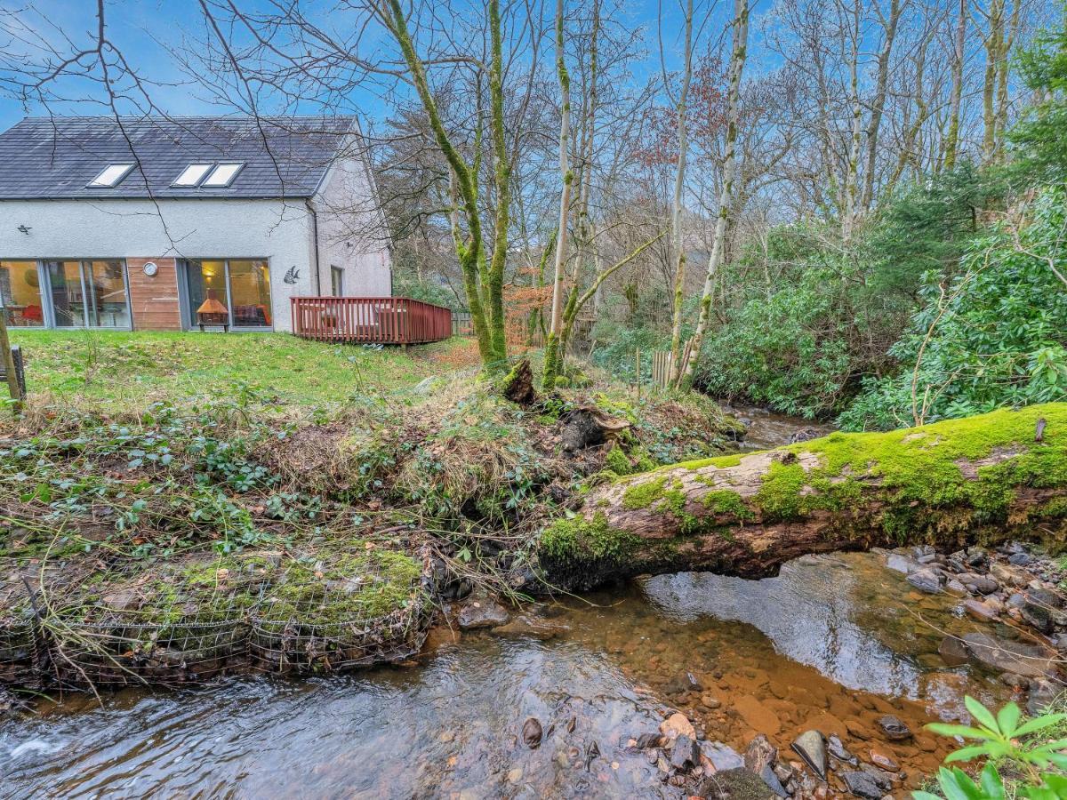 Cheerful Stays: 4 Bedroom In Holiday home Arrochar