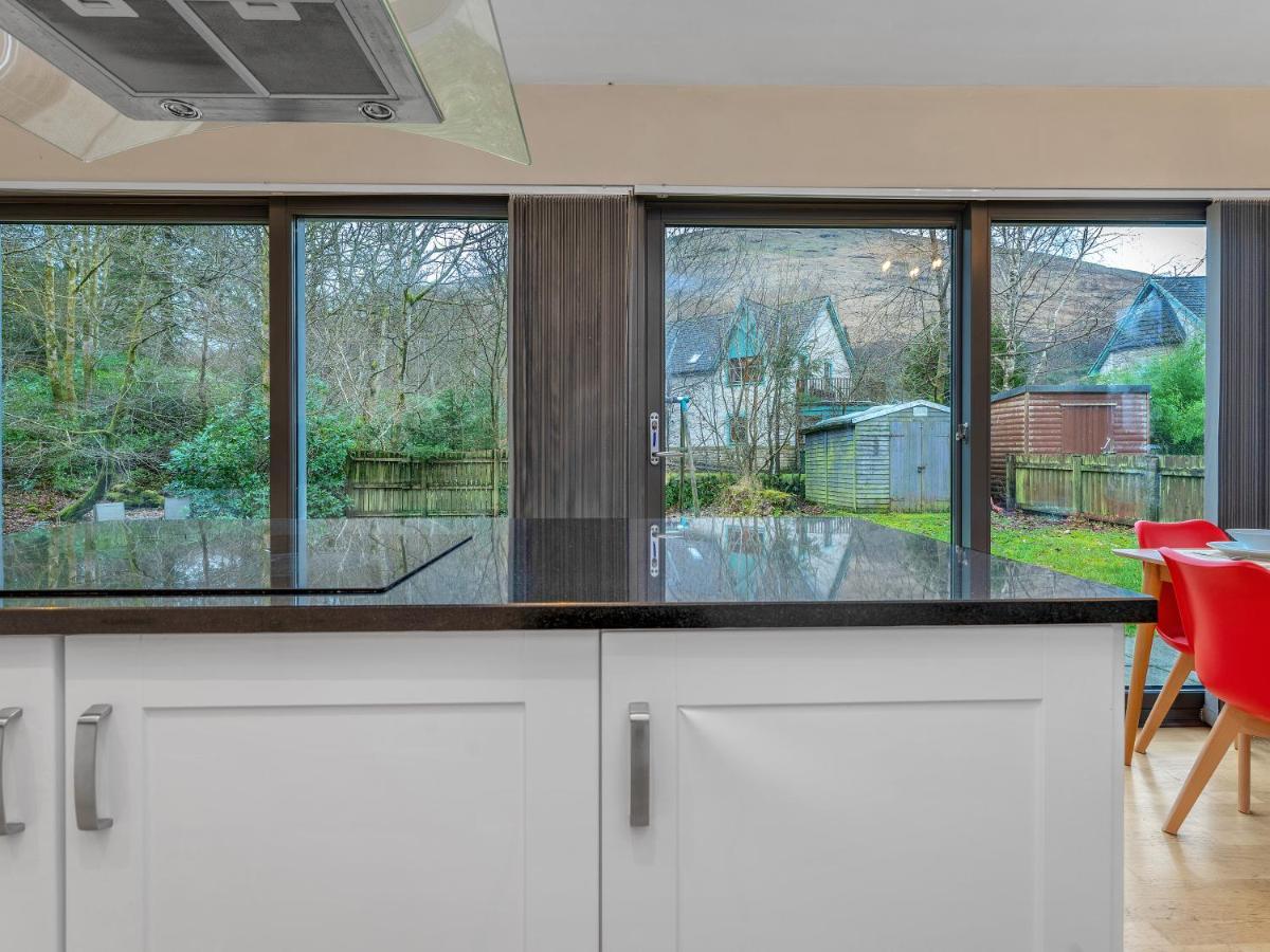 Holiday home Cheerful Stays: 4 Bedroom In Arrochar