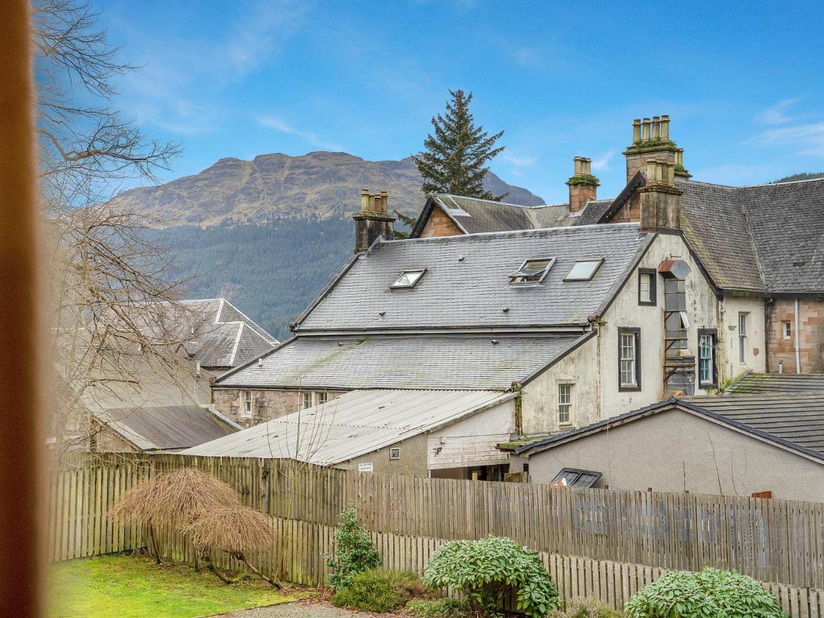 Cheerful Stays: 4 Bedroom In Holiday home