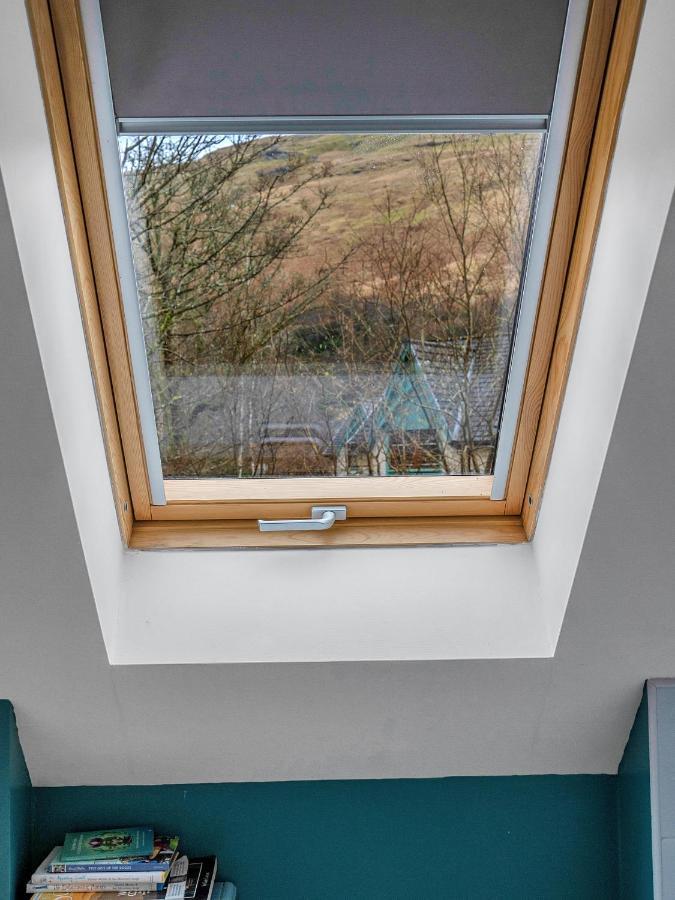 Cheerful Stays: 4 Bedroom In Holiday home *